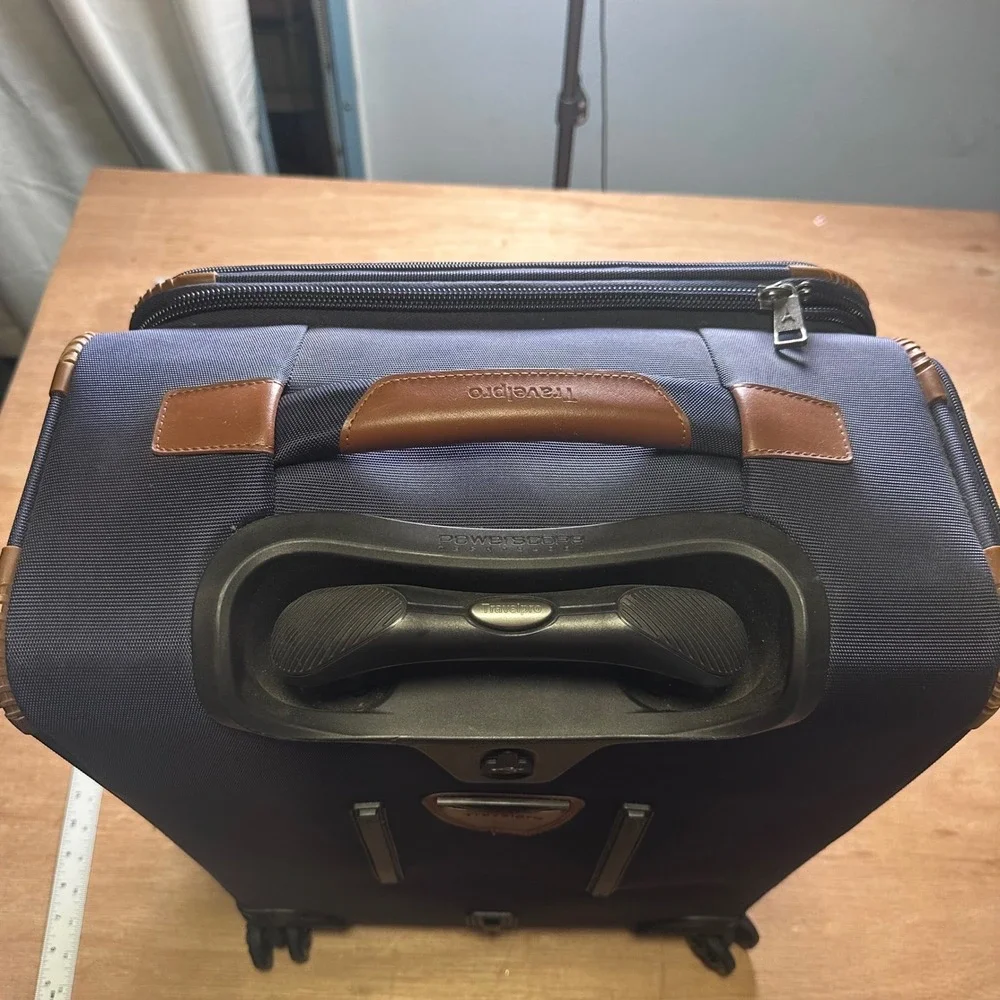 Travelpro Platinum Elite Navy Blue Spinner Suitcase Carry On Luggage 21 Inch